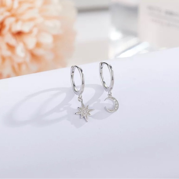 Silver Star Moon Zircon Hoop Earring - Picture 3 of 6